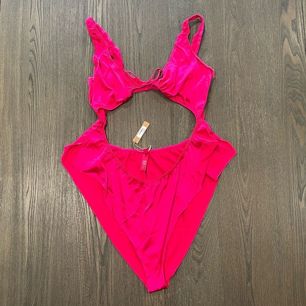NWT Skims Woven Shine Tie Front Teddy Raspberry - Size XL